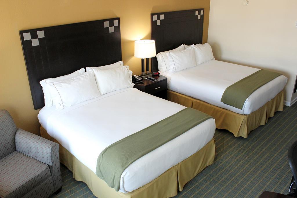 Holiday Inn Express & Suites - Van Horn By Ihg Hotel 3*